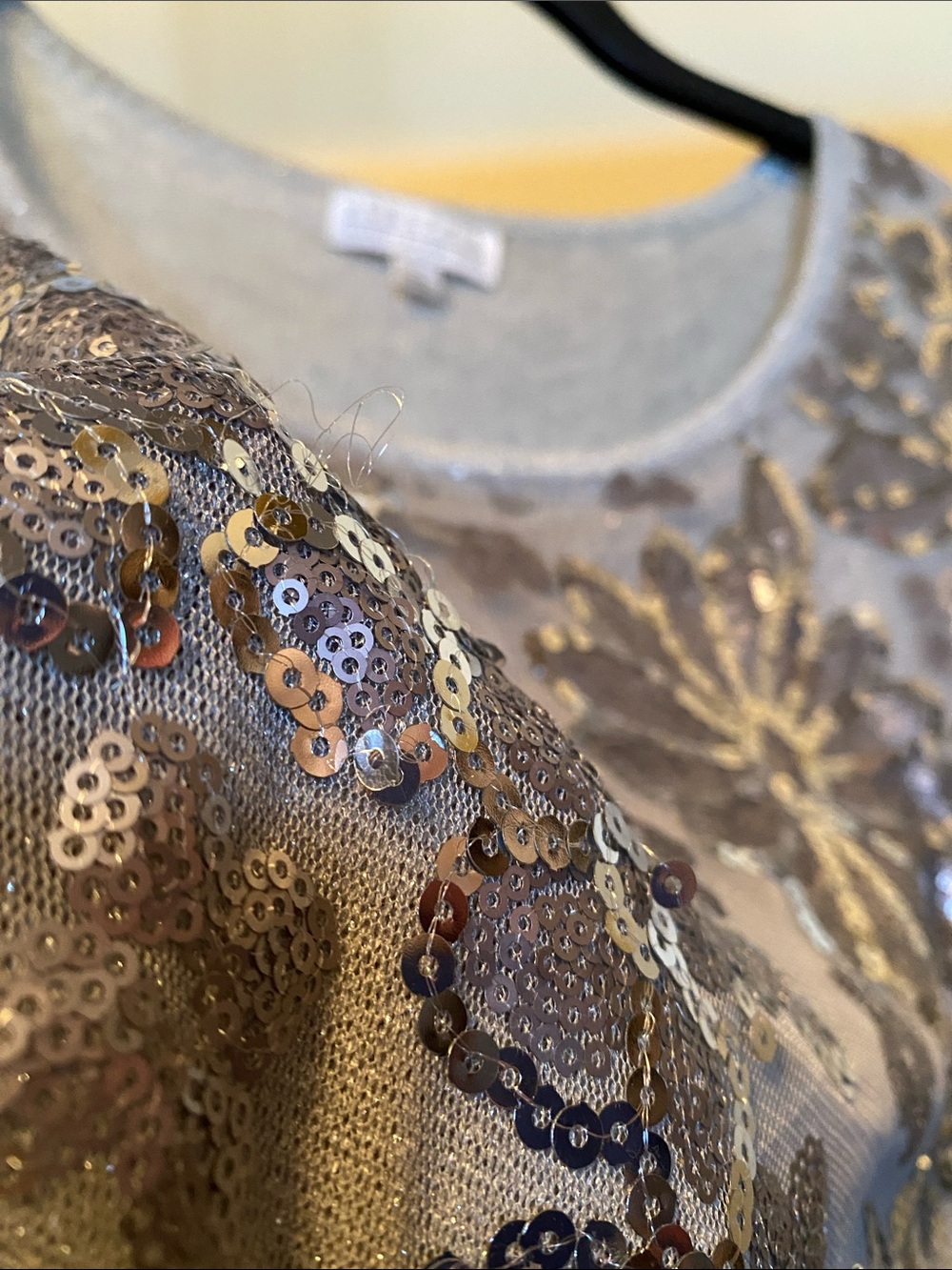 Joseph A Silver Sequin Floral Short Sleeve Scoop Neck Top - Picture 11 of 16